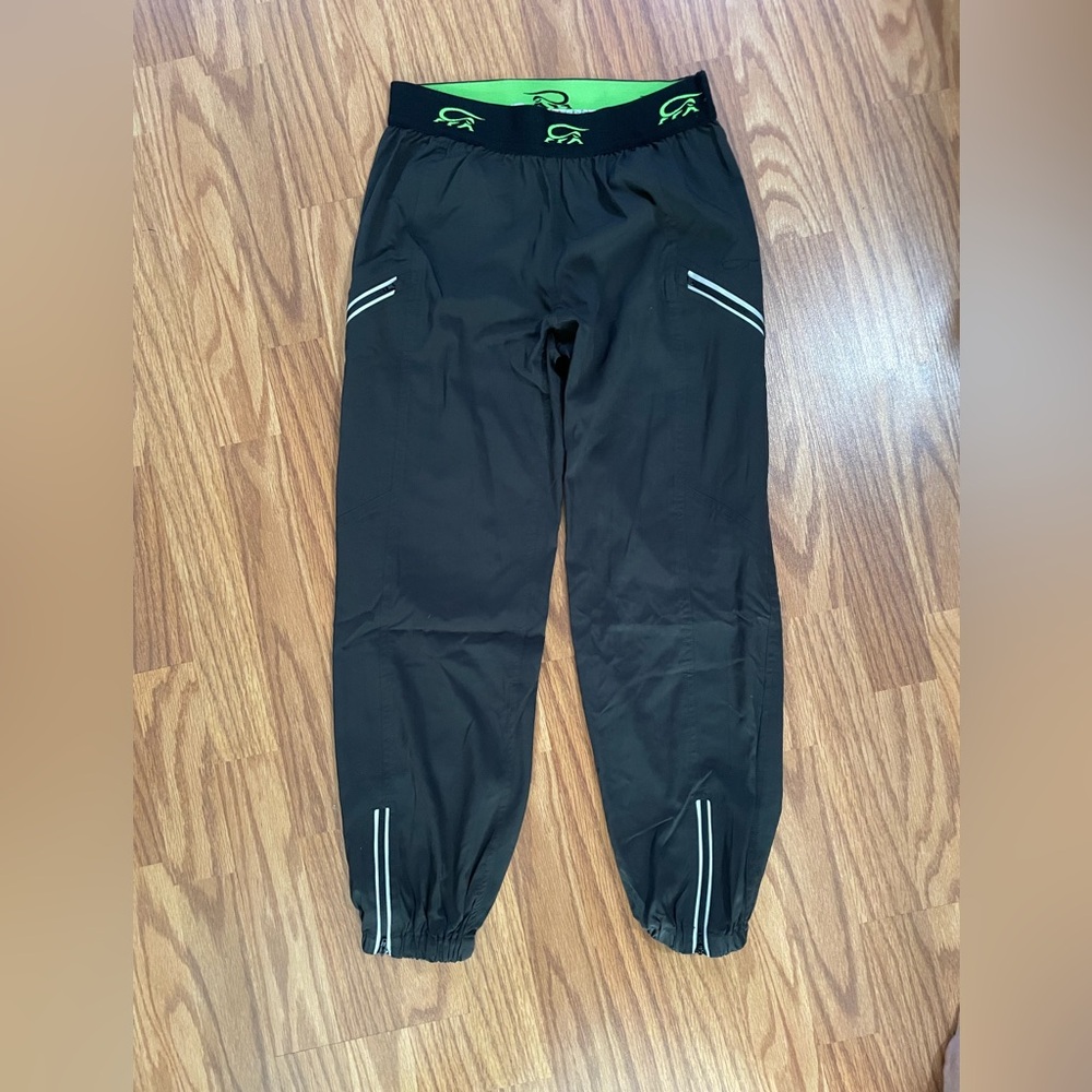 Women’s IGUANAMED Scrub Pants Size Small